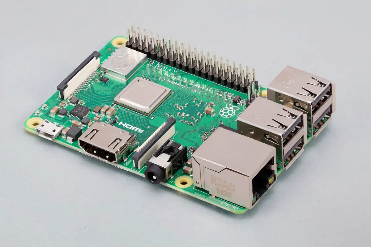 Raspberry Pi 3 Model B+BCM2837B0